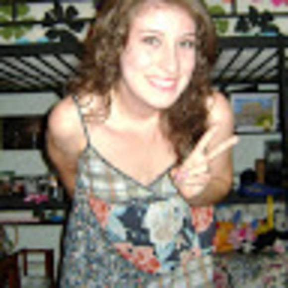 Meet your Posher, Nallely - Picture 1 of 1